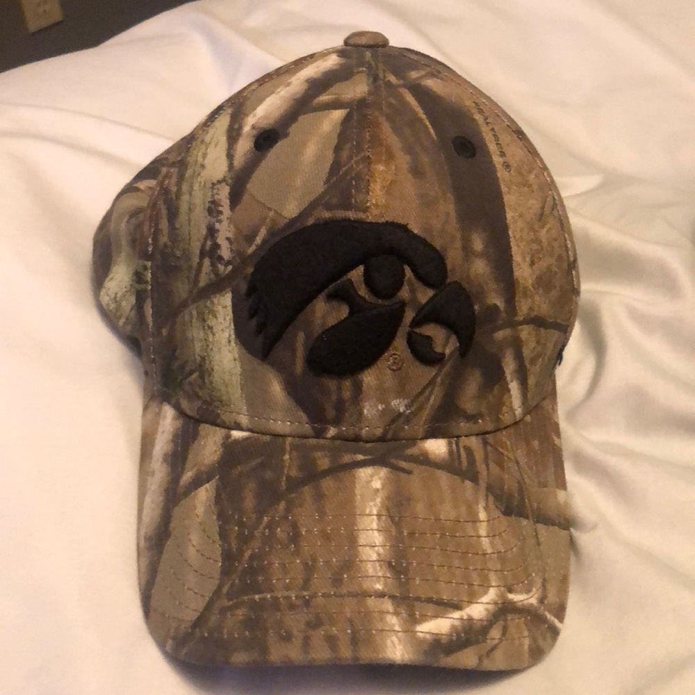 Iowa hawkeyes camo hat